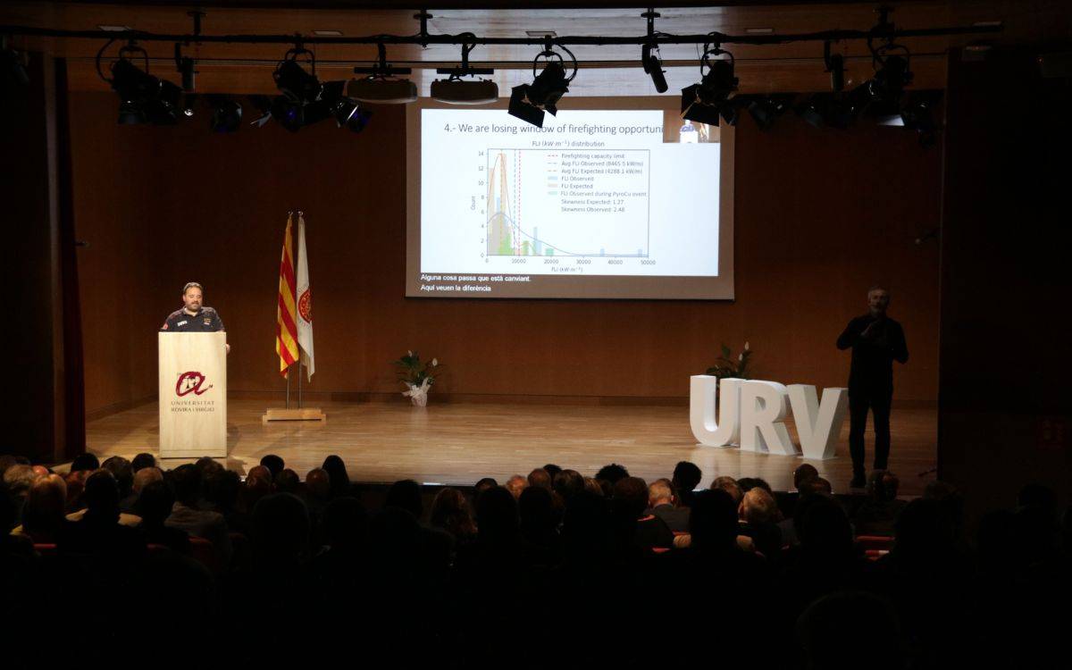 Marc Castellnou, cap dels GRAF, inaugura el curs a la URV: «El món és una oportunitat, no escolteu qui us vol atemorir»