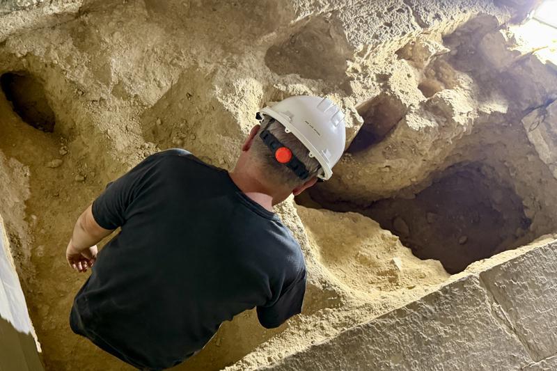 Troben restes d’una torre romana sota el monestir de Sant Cugat