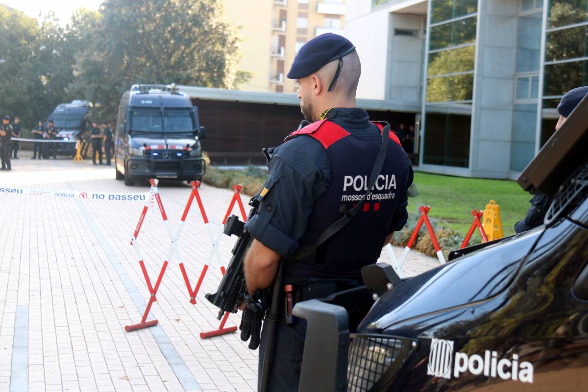 Els Mossos reforcen els protocols de seguretat i autoprotecció davant l’alerta jihadista