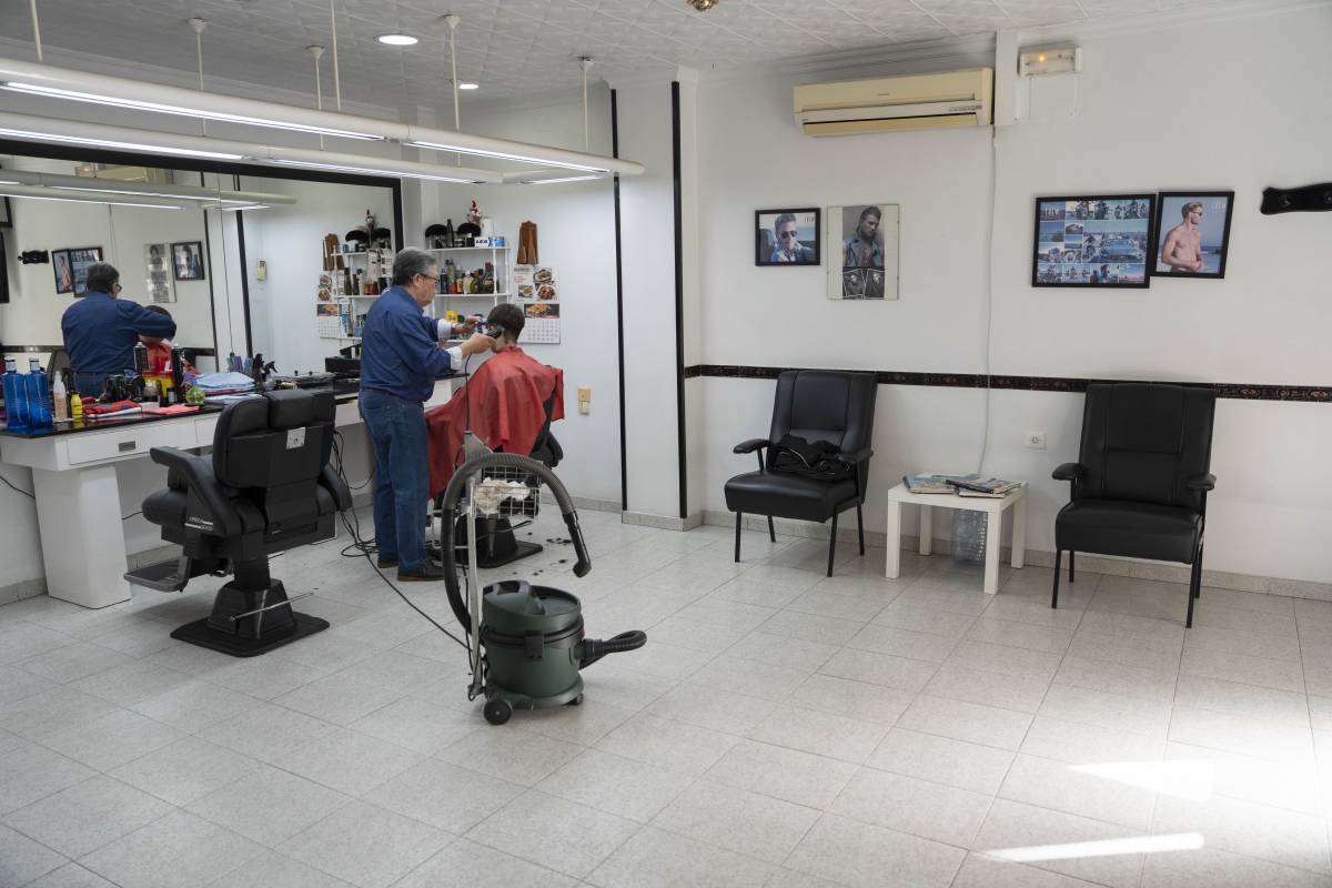 Fotografia de l`interior del local - ALBERTO TALLÓN Fotografia de l`interior del local