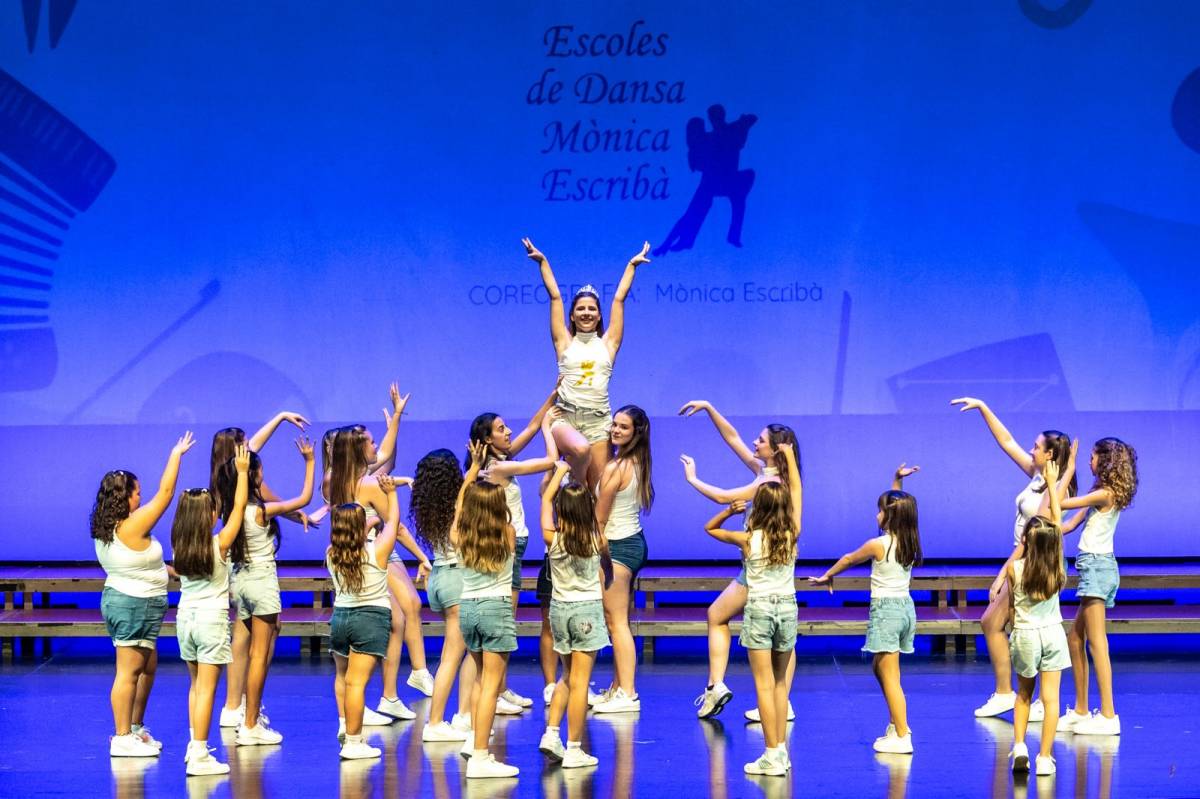 La 18a Gala Solidària de Mans Unides i Càritas reuneix 450 persones i recapta uns 8.500 euros