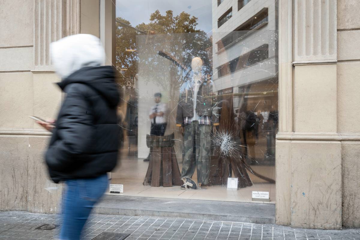 Alerta policial per una nova convocatòria de saquejos a Sants i plaça d'Espanya