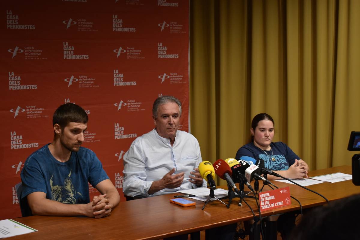 La plataforma Prou Correbous presentant l`estudi d’opinió sobre la percepció dels correbous a les Terres de l’Ebre.