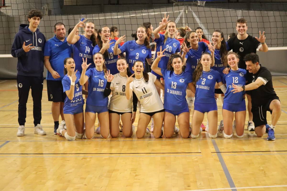 La quarta victòria consecutiva confirma el gran inici del CNS vòlei femení