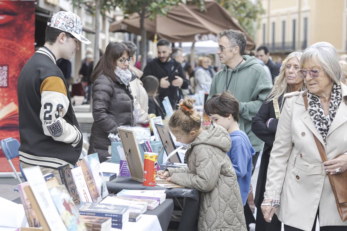Moment de la trobada organitzada per Teixint Històries - Lluís Clotet Moment de la trobada organitzada per Teixint Històries