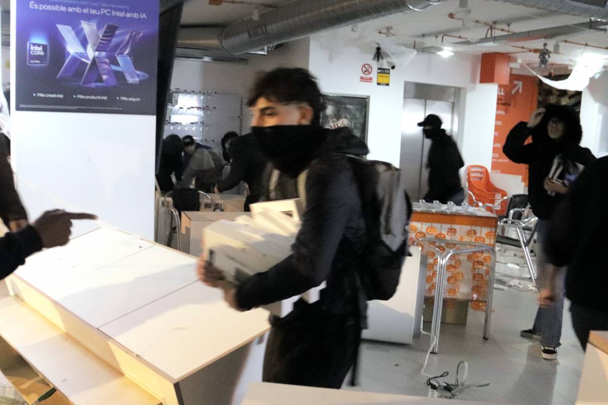 Internament en règim tancat per a tres dels menors detinguts pels aldarulls de dissabte a Barcelona