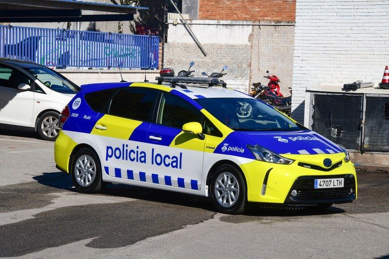 Alerta per una fuita de gasoil d'un camió a Rubí