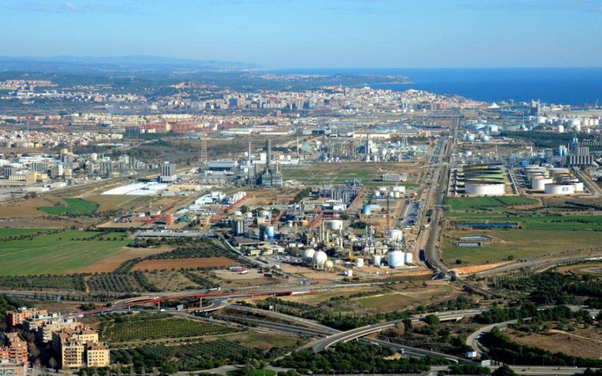 Activen la prealerta del Plaseqta per una fuita en una empresa química de Tarragona