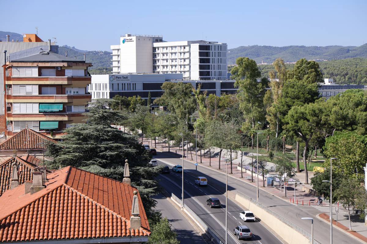 Vistes de la Caserna i el Taulí, a Sabadell - Victor Castillo Vistes de la Caserna i el Taulí, a Sabadell