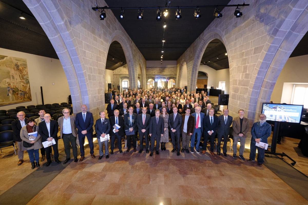 La Cecot i el FERA insten els partits a desencallar la llei dels directius públics