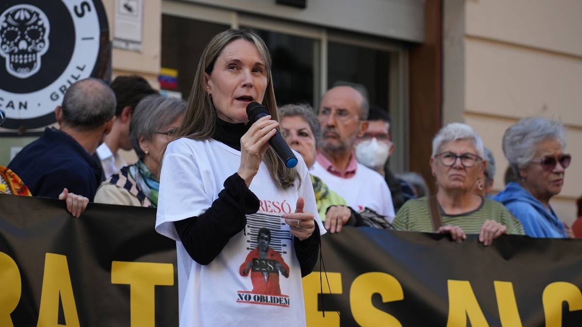 «Els nostres familiars han mort perquè ara s'envien les alertes a temps»