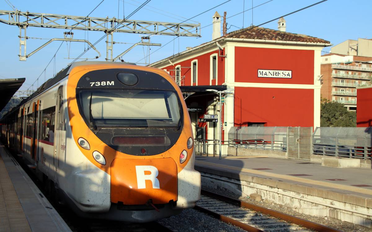 Els primers trens de l'R4 surten puntuals de Manresa malgrat la jornada de vaga