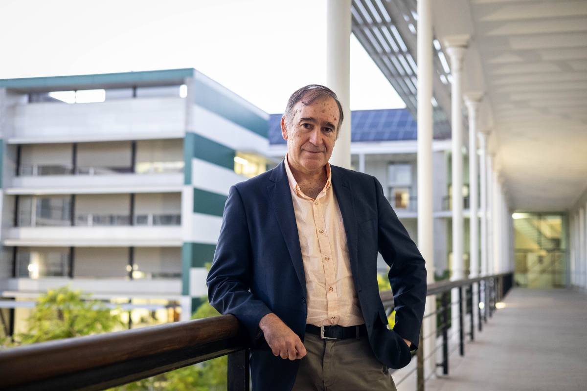 El polítòleg Antoni Biarnés, fotografiat a la UPF
