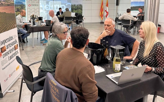 Onze cellers del Bages presenten els seus vins a cinc compradors internacionals