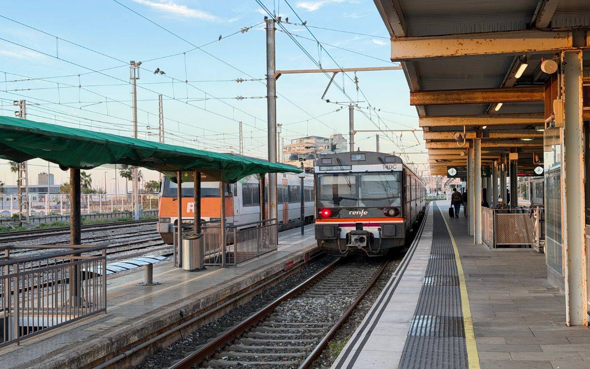 Vaga de maquinistes a Tarragona: usuaris de Rodalies i de l'alta velocitat, preocupats per la seguretat ferroviària