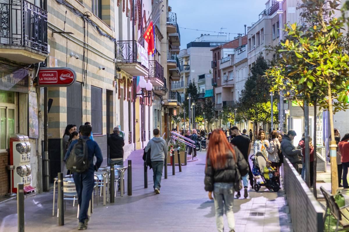 Malestar pels talls elèctrics en ple centre de Montcada i Reixac