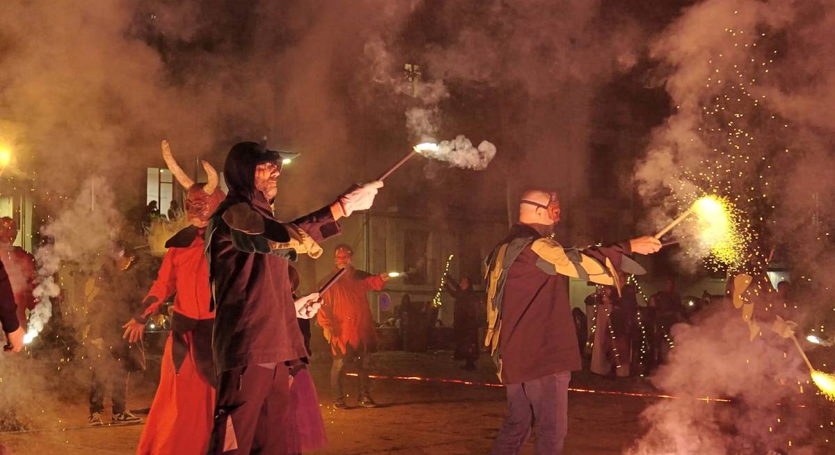Més de 30.000 visitants omplen Ripoll en la sisena edició de la Fira de Bruixes