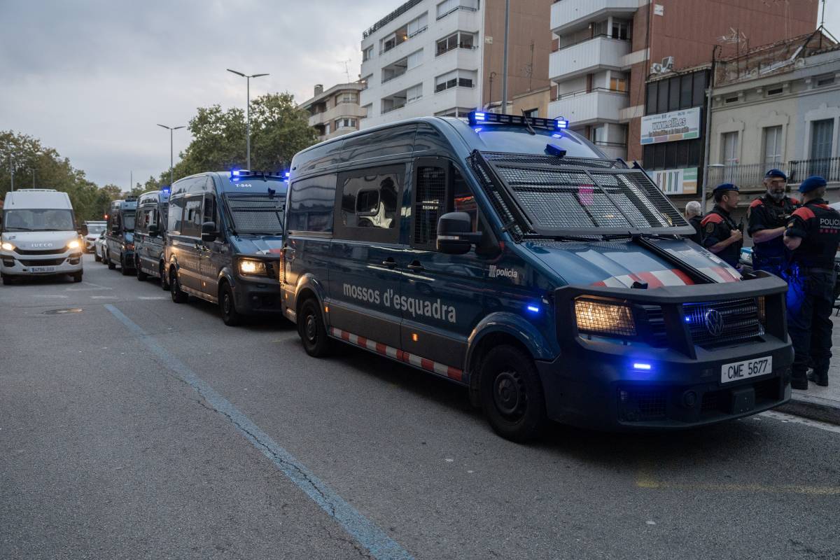 FOTOS | Terrassa sota vigilància policial davant les convocatòries de Blocus