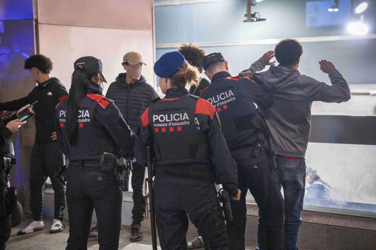 FOTOS | Terrassa sota vigilància policial davant les convocatòries de Blocus