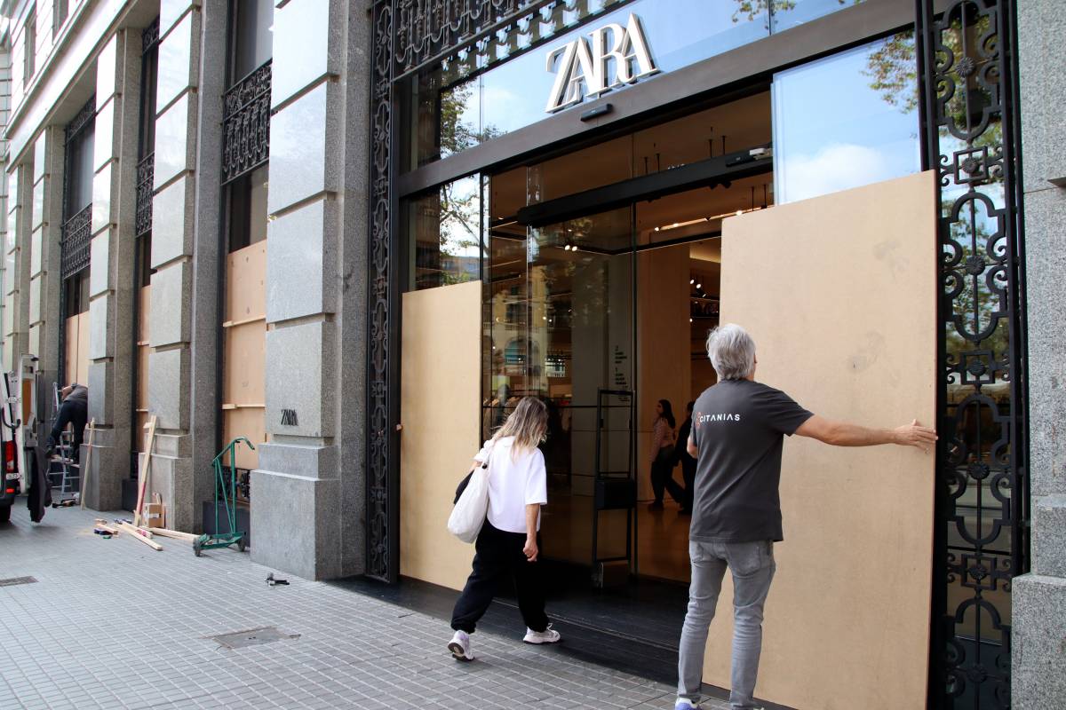 Barcelona es blinda per la Castanyada davant les convocatòries de Blocus