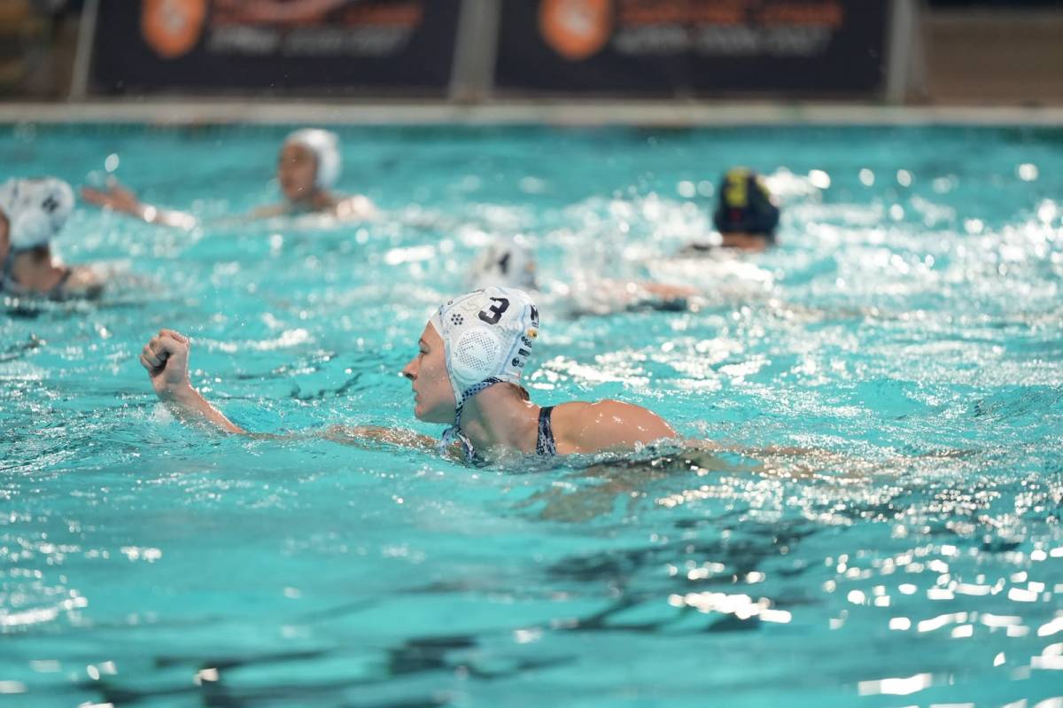 Plàcida victòria de l'Astralpool CN Sabadell femení a la primera jornada de la Champions