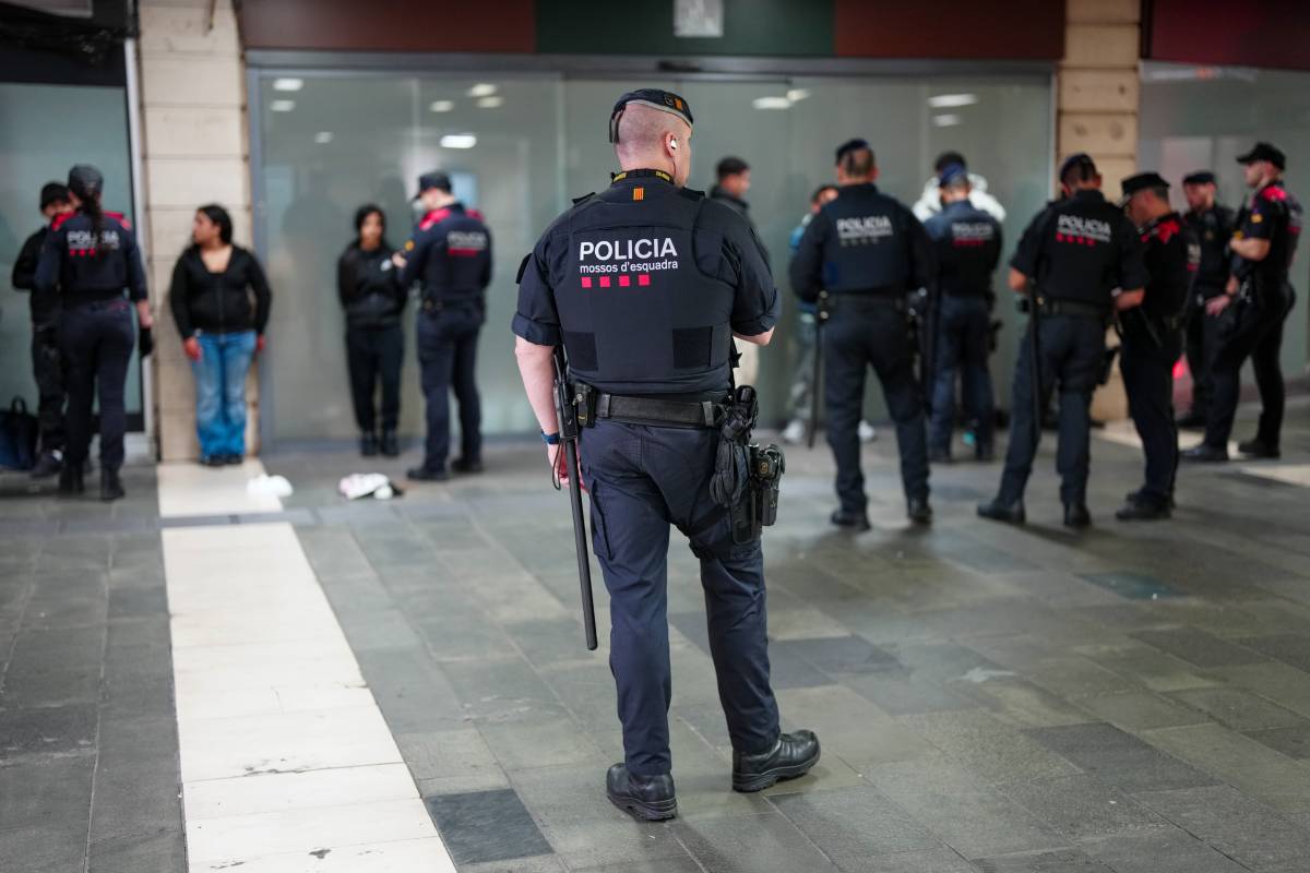 Ampli dispositiu dels Mossos per les convocatòries de Blocus: almenys 1.000 identificats al centre de Barcelona