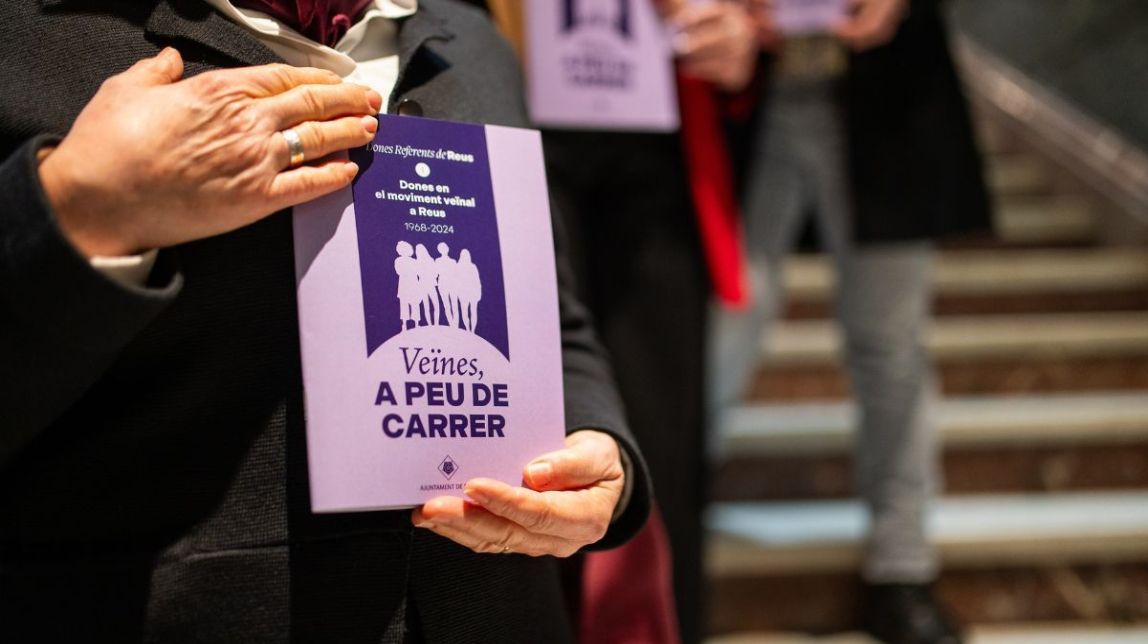 Reus ret homenatge a les dones pioneres del moviment veïnal amb un llibre