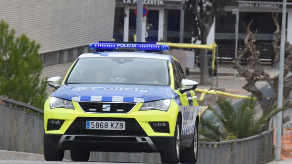 Detenen un home i una dona per un robatori amb força a l'interior d'un vehicle a Torredembarra