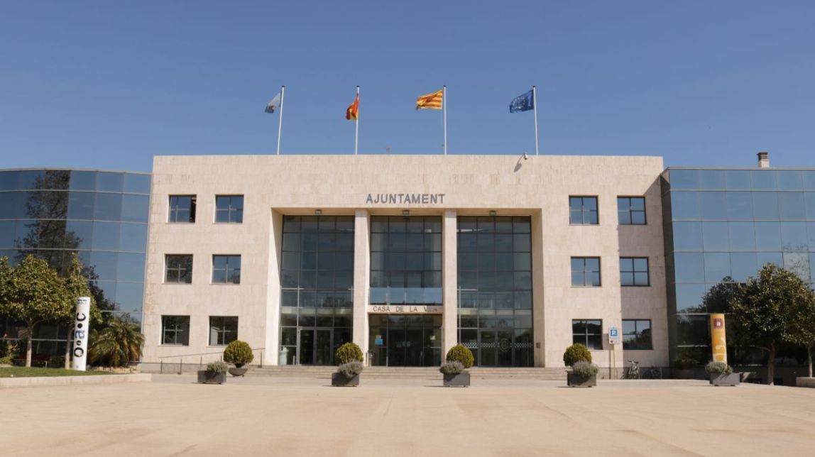 L'Ajuntament de Cambrils compleix amb el seu compromís i salda el deute amb els treballadors