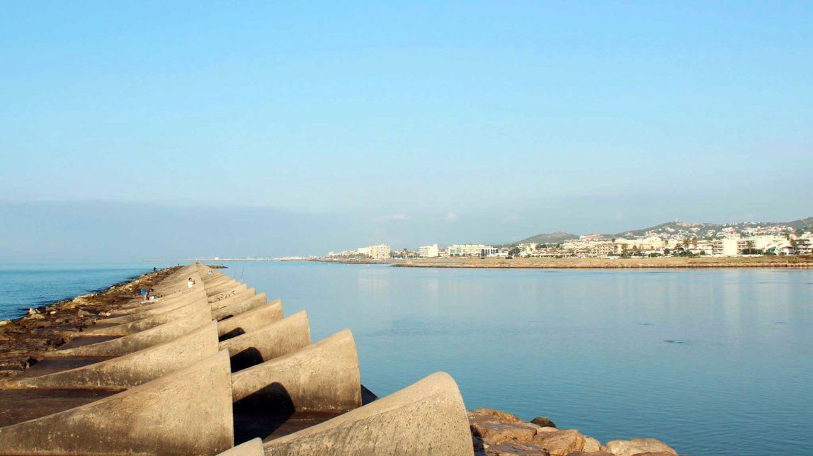 Calafell critica que l’enderroc del port de la tèrmica de Cubelles sigui parcial