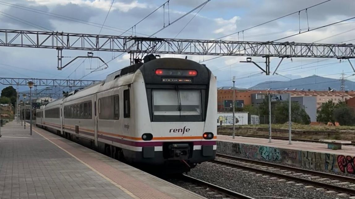 Evacuen un tren de línia R14 a l'estació de ferrocarrils de Valls
