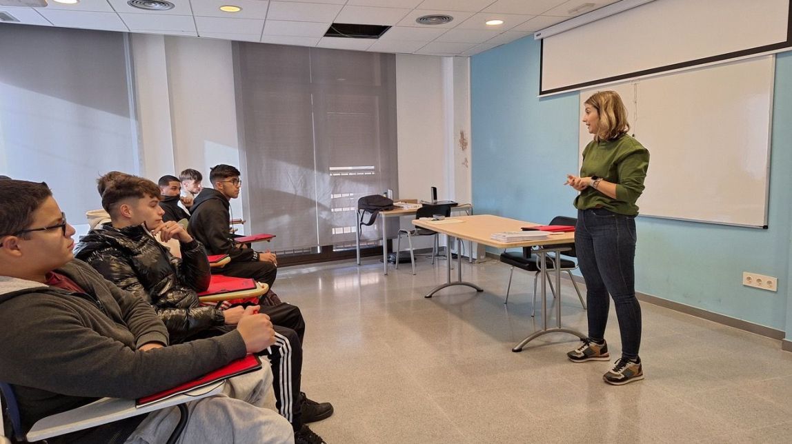 Dotze joves comencen el curs de feines de manteniment a la Bisbal del Penedès