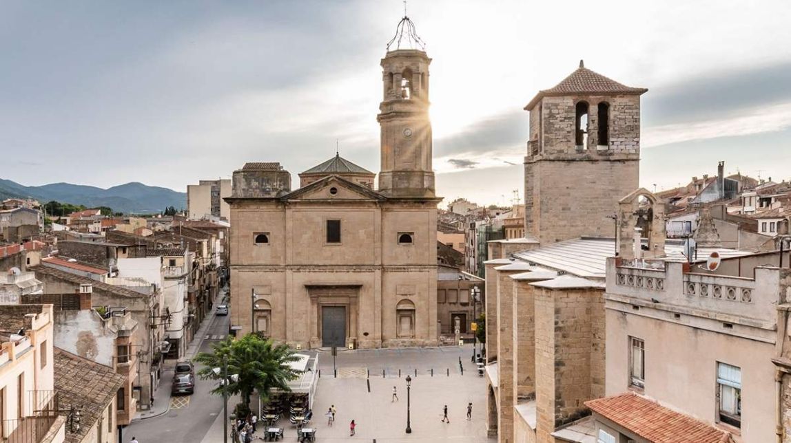 L'Espluga de Francolí recupera la tradició de plantar un xop a la plaça de la Vila