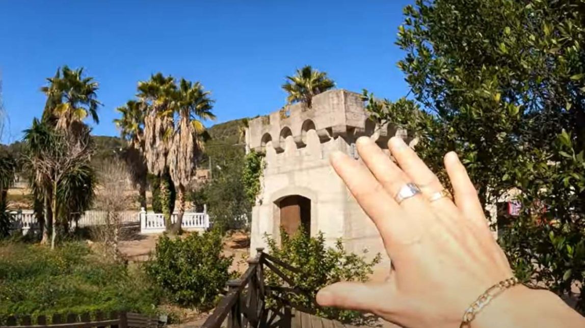 Un conegut «youtuber» entra i grava l'abandonat restaurant El Álamo d'Alcover