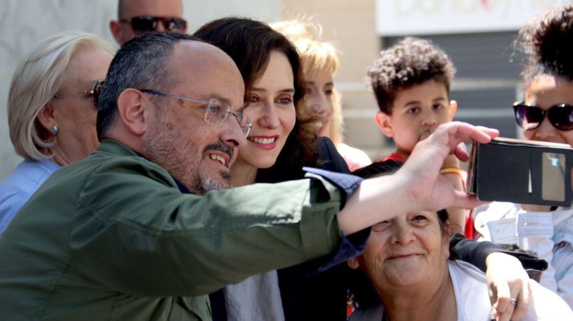 Ayuso fa una crida des de Tarragona a «unir el vot constitucionalista» en el PPC