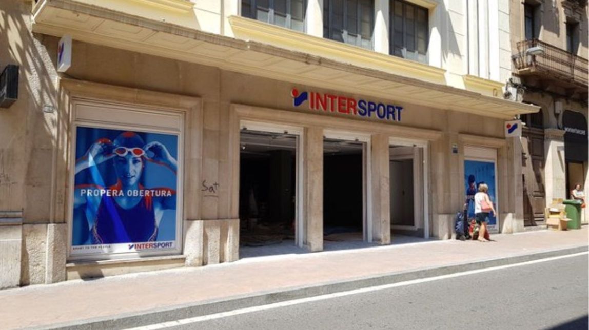 Intersport abaixa la persiana a les seves botigues a Reus i Tarragona