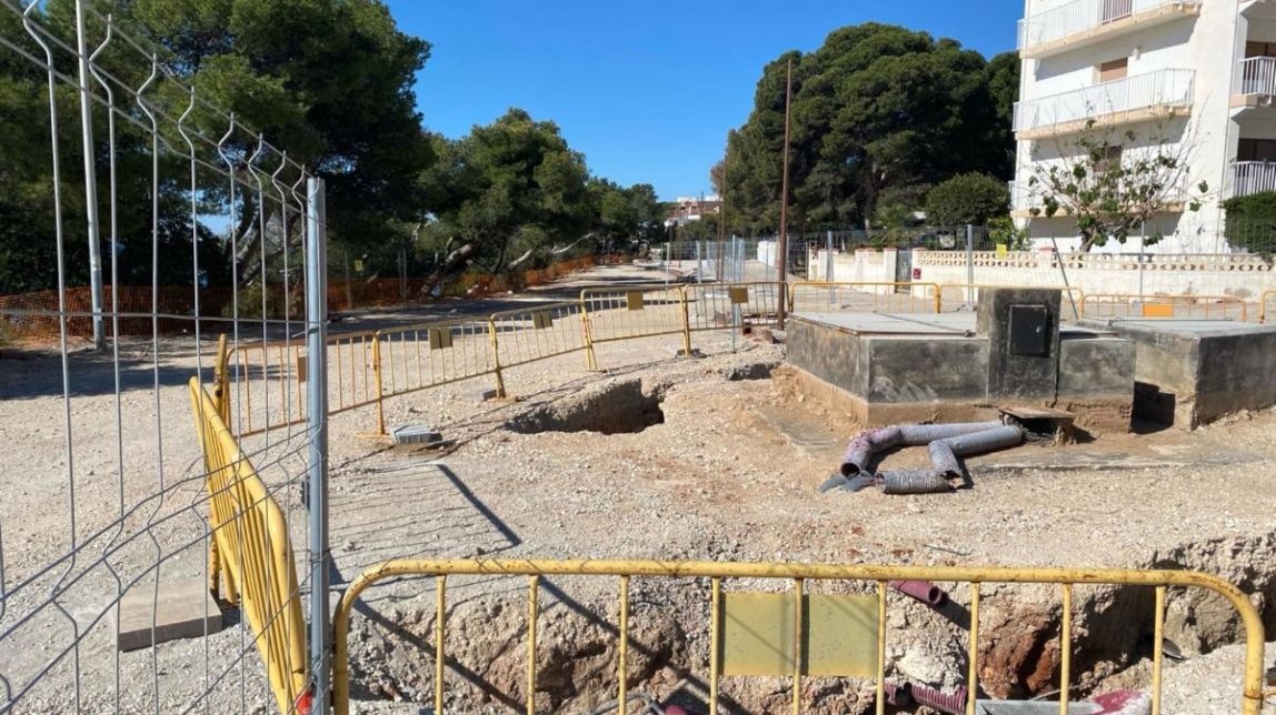Mont-roig exigeix a l'Estat que reprengui les obres al passeig de les Cales, aturades fa mesos